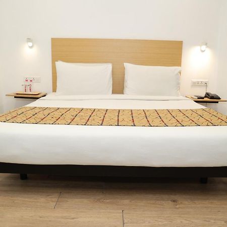 Crayon Hotels Gandhinagar Exterior foto